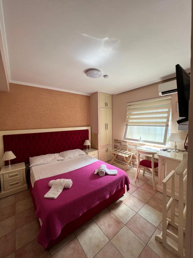 Bujtina Shqiptare Hotel Tirana Exterior photo