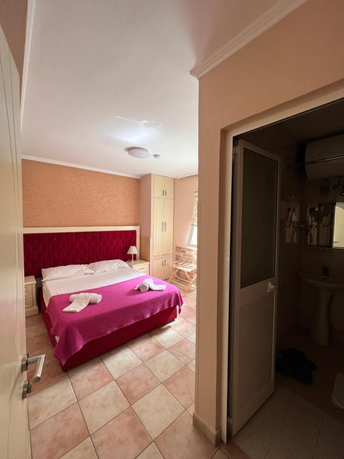Bujtina Shqiptare Hotel Tirana Exterior photo