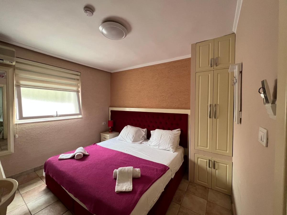 Bujtina Shqiptare Hotel Tirana Exterior photo