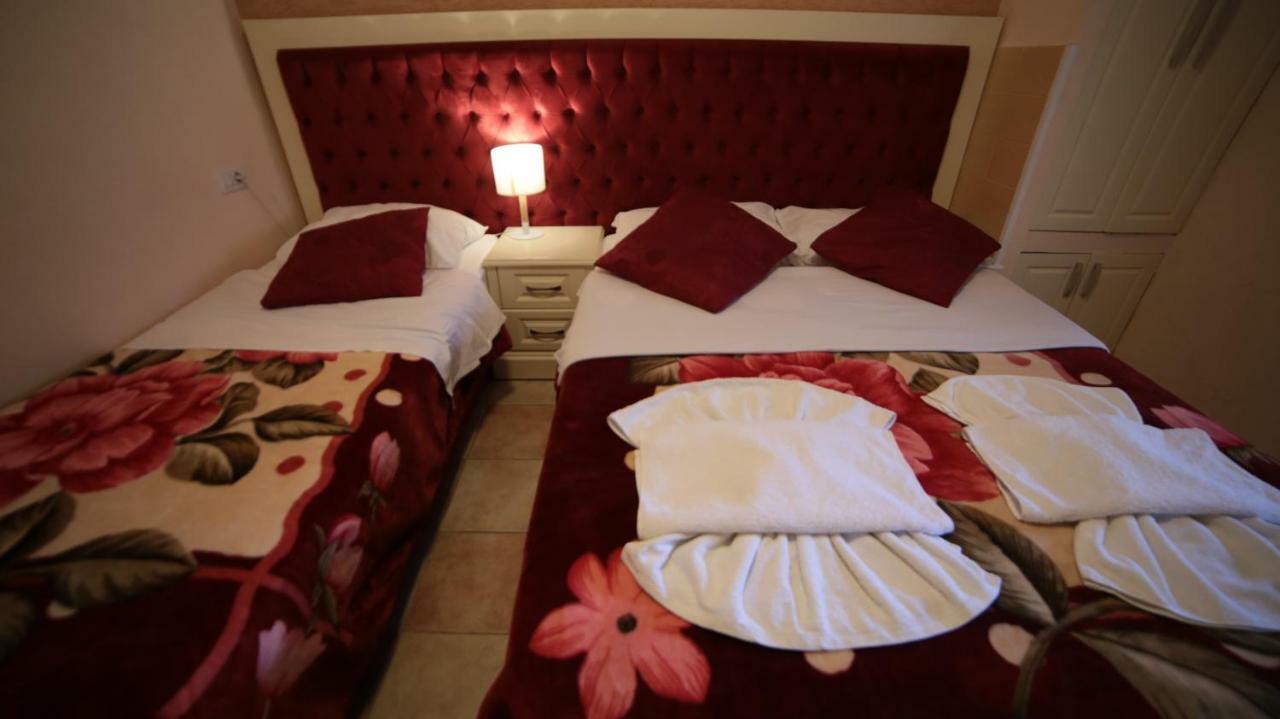 Bujtina Shqiptare Hotel Tirana Exterior photo