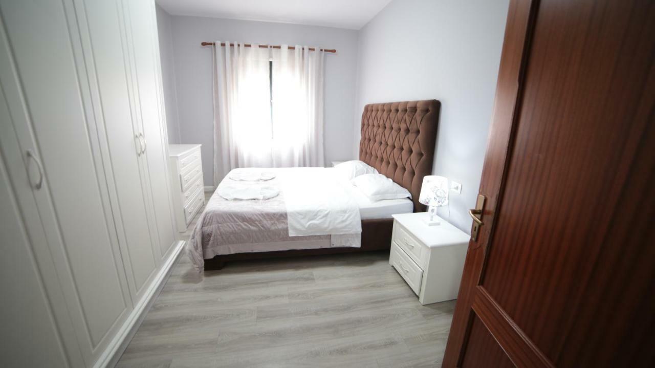 Bujtina Shqiptare Hotel Tirana Exterior photo